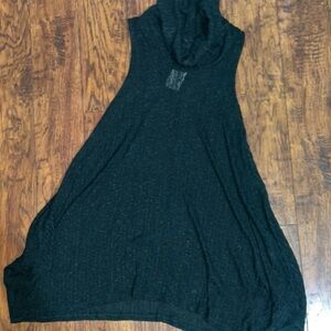 Sleeveless turtleneck oversized top